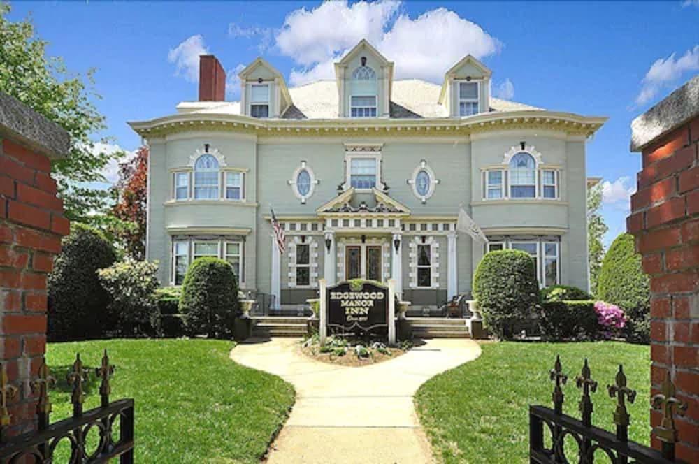 Edgewood Manor Inn Bed And Breakfast Провидънс Екстериор снимка