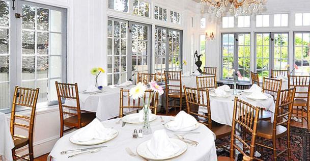 Edgewood Manor Inn Bed And Breakfast Провидънс Екстериор снимка