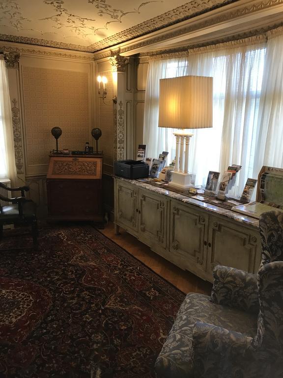 Edgewood Manor Inn Bed And Breakfast Провидънс Екстериор снимка