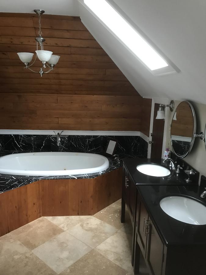 Edgewood Manor Inn Bed And Breakfast Провидънс Екстериор снимка