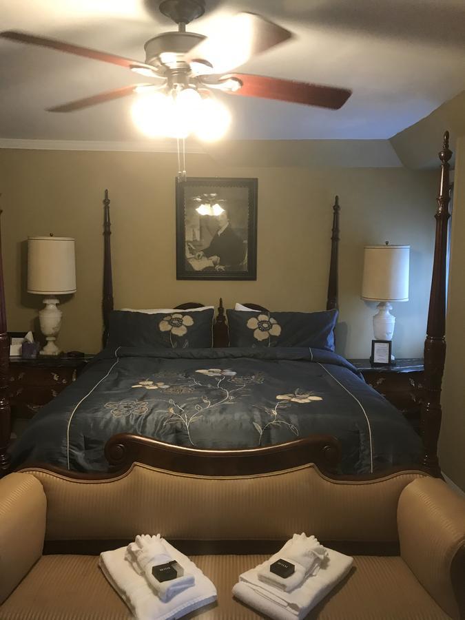 Edgewood Manor Inn Bed And Breakfast Провидънс Екстериор снимка